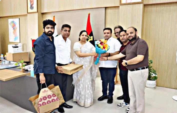 ब्रेकिंग न्यूज़: ग्रेटर नोएडा के व्यापारियों ने 9 लाख रुपये की बरामदगी के लिए पुलिस कमिश्नर की प्रशंसा की