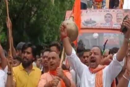 मेरठ के भक्तों की 35 लाख की राम मंदिर स्पेशल कांवड़ यात्रा