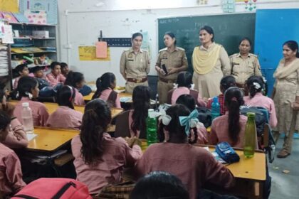 गौतमबुद्ध नगर: महिला पुलिस की पहल, छात्राओं को सुरक्षा के टिप्स