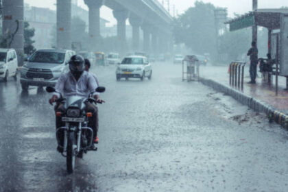 दिल्ली में भारी बारिश का अलर्ट: घर से निकलने से पहले सोचें