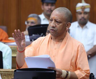 18 घंटे से कम नहीं, योगी का सख्त आदेश : उत्तरप्रदेश के गांवों में बिजली की आपूर्ति