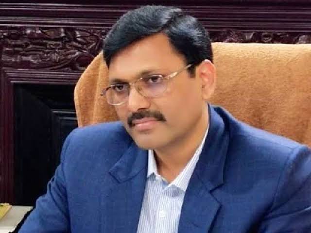 तेजतर्रार IAS आंजनेय कुमार सिंह: आजम खान के खिलाफ सख्त कार्रवाई करने वाले कमिश्नर को मिला सेवा विस्तार