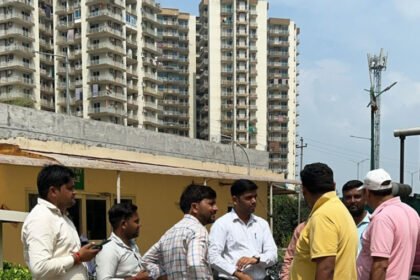 ग्रेटर नोएडा में दूषित पानी की समस्या: प्राधिकरण की जांच टीम ने लिया संज्ञान