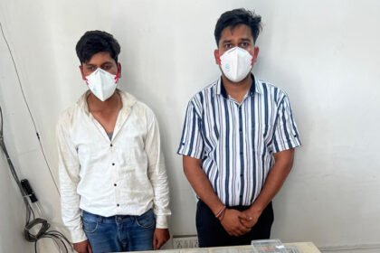 दादरी के दो सगे भाई ने नोएडा में 17 लाख के गबन को रची लूट की साजिश, रोहित भाटी भाई समेत गिरफ्तार