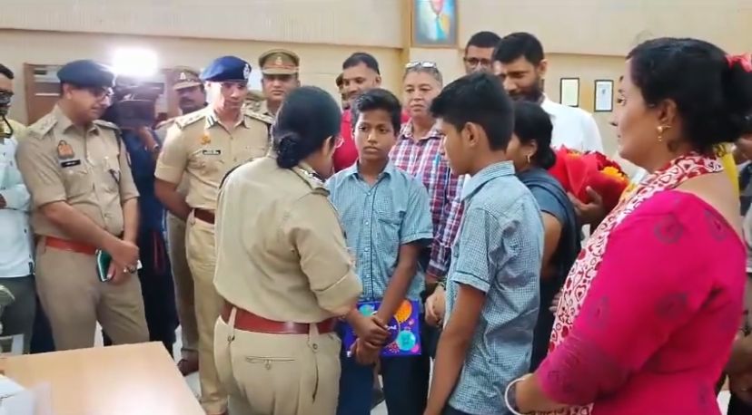 नोएडा पुलिस ने गुमशुदा स्कूल से गायब छात्रों को दिल्ली से सुरक्षित किया बरामद