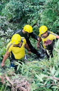 नोएडा से मसूरी घूमने गए लोगों की कार खाई में गिरी, दो की मौत, चार घायल