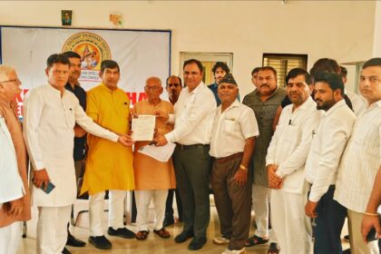 सांसद और एमएलसी ने उठाया सवाल, 10 वर्षों से लंबित संपर्क मार्ग सैनी-सुनपुरा से ईस्टर्न पेरीफेरल तक सड़क निर्माण का मुद्दा गरमाया, कब होगा पूरा?