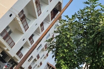 ग्रेटर नोएडा में भूमाफिया का आतंक: प्राधिकरण की नाक के नीचे अवैध निर्माणों का बोलबाला , लखनऊ पहुंचा मामला