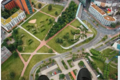 नोएडा: सुपरटेक केप टाउन में हड़कंप, मानसिक रोगी युवक ने की आत्महत्या की कोशिश