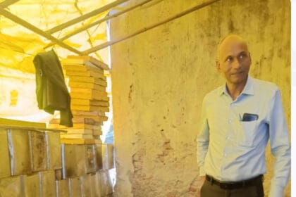 ग्रेटर नोएडा में मिलावटी रसगुल्ले का भंडार, सैकड़ों किलो मिठाई नष्ट, खाद्य सुरक्षा विभाग का छापा