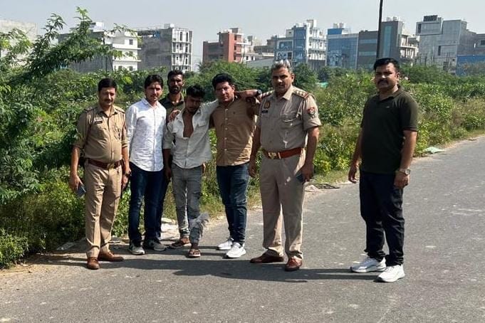 Noida News: 25000 के इनामी बदमाश शकील को पुलिस मुठभेड़ में लगी गोली