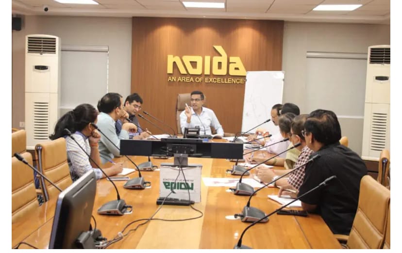 न्यू नोएडा: अवैध निर्माण के खिलाफ प्राधिकरण की सख्त कार्रवाई, 80 गांवों की जमीन अधिग्रहण में तेजी