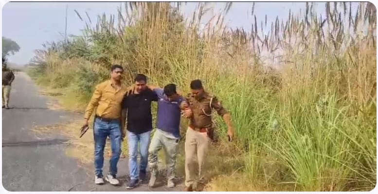 रबूपुरा भीखनपुर गांव में ट्रैक्टर विवाद में हत्या, पुलिस मुठभेड़ में दो बदमाश घायल