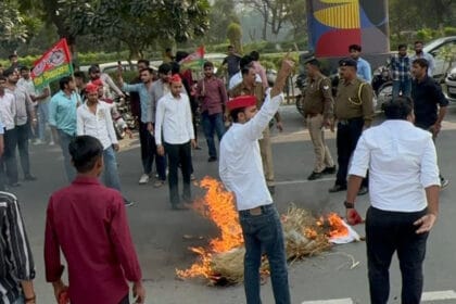 ग्रेटर नोएडा में योगी आदित्यनाथ का पुतला फूंकने पर सपा नेता मोहित नागर समेत 60 लोगों पर मुकदमा