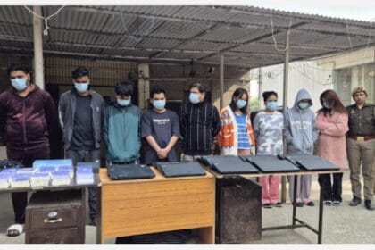 नोएडा में विदेशियों को ठगने वाले फर्जी कॉल सेंटर का भंडाफोड़, 11 गिरफ्तार