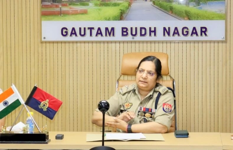 नोएडा पुलिस करेगी इंग्लिश में बातचीत मिलेगी ट्रेनिंग , पीड़ितों को मिलेगा बेहतर समाधान, नए 450 SI (एसआई) से होगी शुरुआत