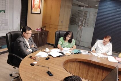 ग्रेटर नोएडा प्राधिकरण का बिल्डरों पर शिकंजा : 31 दिसंबर तक रजिस्ट्री अनिवार्य, नहीं तो वापस लिया जाएगा राहत पैकेज