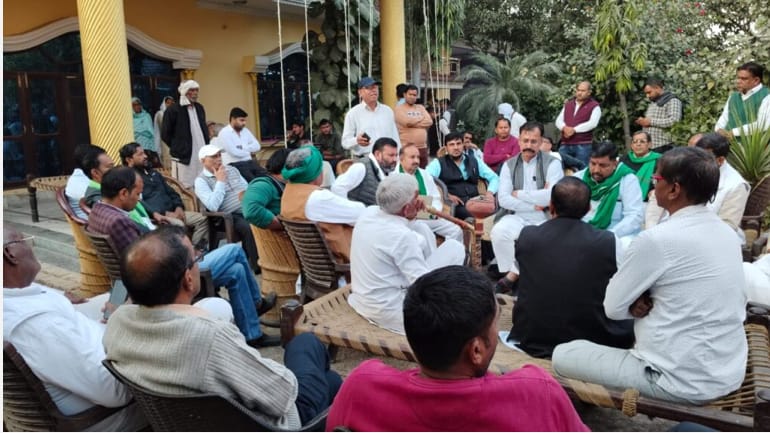 ग्रेटर नोएडा किसान आंदोलन: संयुक्त किसान मोर्चा से जुड़े 30 संगठनों ने अट्टा गुजरान में आपातकालीन बैठक !