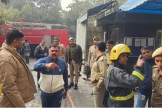 Noida News: इलेक्ट्रॉनिक उपकरण कंपनी में भीषण आग, करोड़ों का नुकसान, 5 घंटे बाद काबू