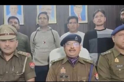 नोएडा में बाल अपचारियों का मोबाइल चोरी गैंग पकड़ा गया, 57 मोबाइल बरामद