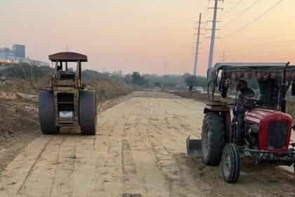 130 मीटर रोड पर ट्रैफिक का दबाव होगा कम, ग्रेटर नोएडा वेस्ट में 80 मीटर रोड का काम शुरू