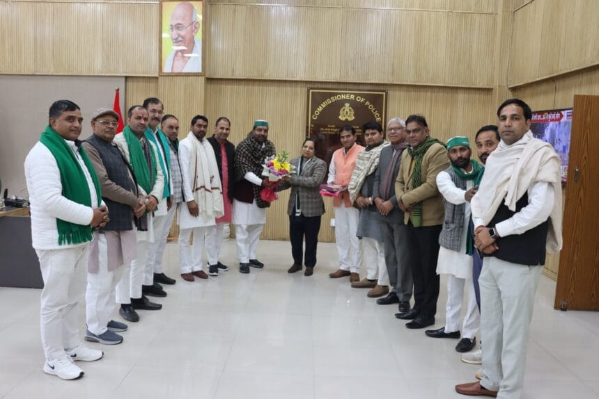 नोएडा में संयुक्त किसान मोर्चा की पुलिस कमिश्नर से मुलाकात: किसानों की मांगों पर शासन से जल्द वार्ता का आश्वासन