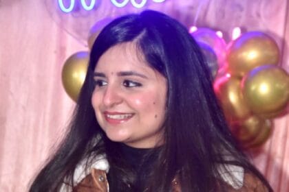 कचैड़ा की बेटी शिवांगी ने रचा इतिहास, बनीं करोड़पति सॉफ्टवेयर इंजीनियर , जश्न का माहौल