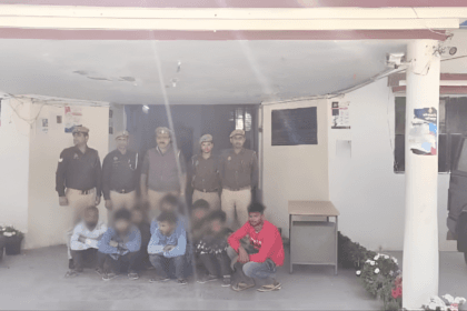 नोएडा में फर्जी दस्तावेजों के साथ 8 बांग्लादेशी गिरफ्तार: पूरी जानकारी !