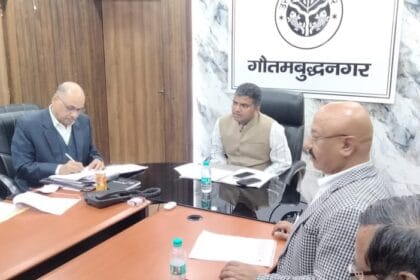 गौतम बुद्ध नगर में अवैध निर्माणों पर डीएम का कड़ा रुख, भू-माफियाओं पर कार्रवाई के आदेश