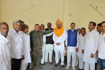 एडवोकेट अरविंद उल्लावास का बहरामपुर गांव में जनसंपर्क: 'केतली' चिन्ह को मिला भारी समर्थन , डोर-टू-डोर अभियान