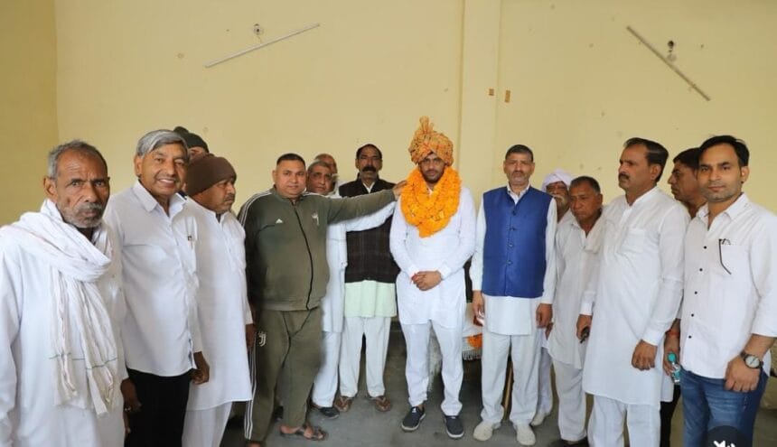 एडवोकेट अरविंद उल्लावास का बहरामपुर गांव में जनसंपर्क: 'केतली' चिन्ह को मिला भारी समर्थन , डोर-टू-डोर अभियान