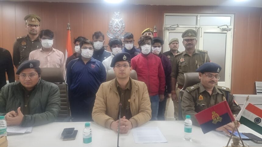 ग्रेटर नोएडा में फर्जी दस्तावेज बनाने वाली कंपनी का पर्दाफाश, 9 गिरफ्तार