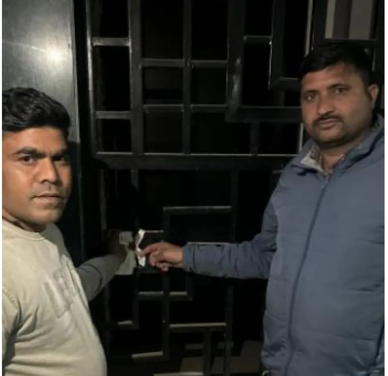 नोएडा प्राधिकरण का बकाया वसूली अभियान: 55 करोड़ न चुकाने पर बिल्डर की संपत्ति सील