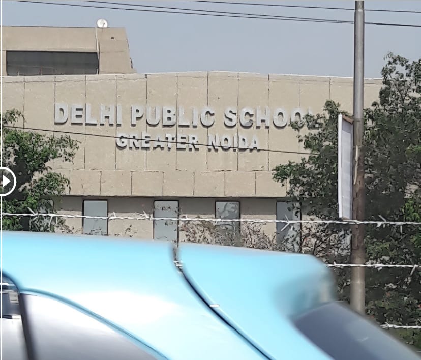 ग्रेटर नोएडा: DPS स्कूल में स्विमिंग पूल खुदाई के दौरान दीवार गिरी, एक की मौत, दो घायल