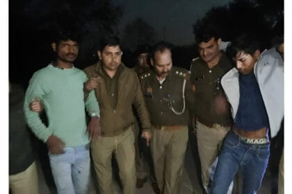 नोएडा थाना सेक्टर 142 में मुठभेड़: तीन शातिर बदमाश गिरफ्तार, दो घायल, चोरी की स्कूटी और अवैध हथियार बरामद किए