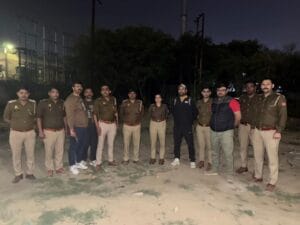 नोएडा में आधी रात को मुठभेड़: पुलिस की गोली से घायल बदमाश गिरफ्तार, दो साथी भी दबोचे गए
