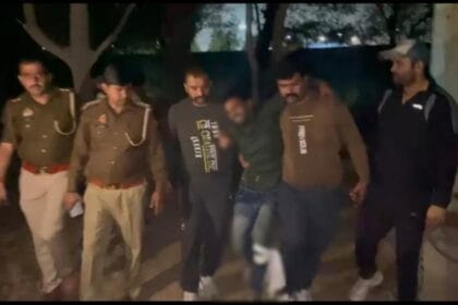 नोएडा में आधी रात को मुठभेड़: पुलिस की गोली से घायल बदमाश गिरफ्तार, दो साथी भी दबोचे गए