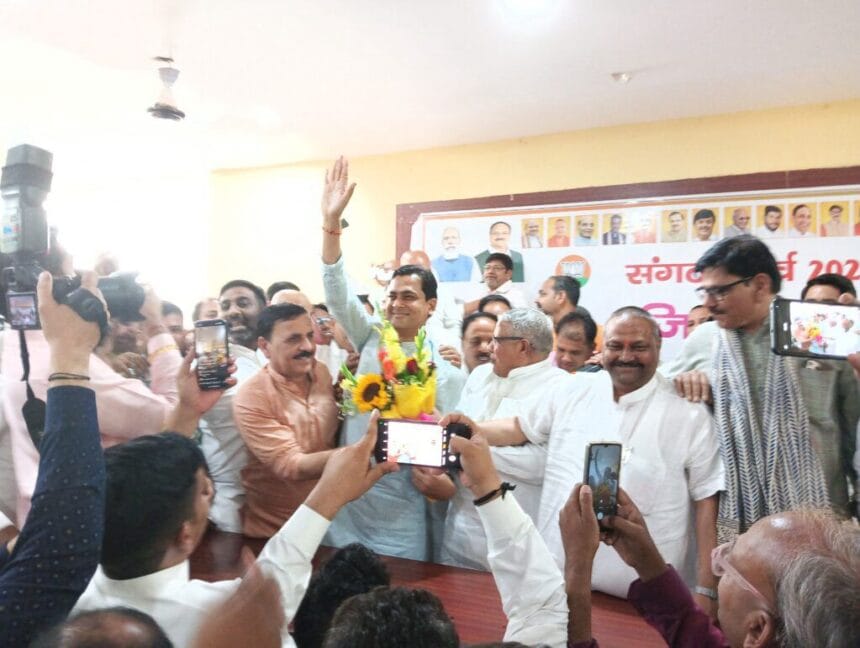 गौतम बुद्ध नगर और नोएडा में भाजपा के नए जिलाध्यक्षों की घोषणा: अभिषेक शर्मा और महेश चौहान नियुक्त