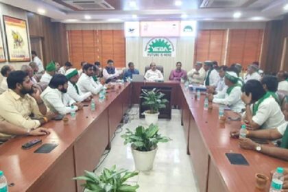 किसान मोर्चा का दबदबा: 24 घंटे में किसान मोर्चा की जीत , प्रमुख सचिव से वार्ता तय, धरना स्थगित