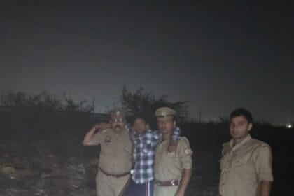 ग्रेटर नोएडा में रंगदारी मांगने वाले 15 हजार के इनामी बदमाश से पुलिस की मुठभेड़, पैर में लगी गोली