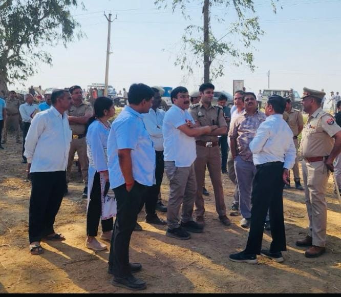 जेवर में यीडा की बड़ी कार्रवाई: नोटिस के बाद भी अवैध निर्माण पर चला बुलडोजर, कई मुकदमे दर्ज