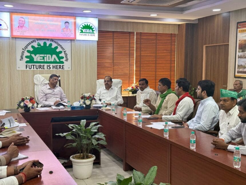 ग्रेटर नोएडा: किसान संघर्ष मोर्चा और प्रमुख सचिव औद्योगिक की वार्ता बेनतीजा, 10% प्लॉट और नए कानून पर नहीं मिला ठोस आश्वासन