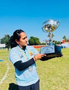 गुर्जर समाज की बेटी सोनिका नागर ने कबड्डी में रचा इतिहास, सिल्वर मेडल जीतकर और दरोगा बनकर गांव का नाम किया रोशन