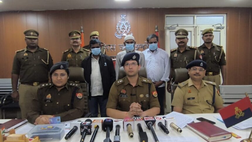 ग्रेटर नोएडा: डासना नगर पंचायत चेयरमैन की 2 हेक्टेयर जमीन को फर्जी दस्तावेजों से 95 करोड़ में बेचने की साजिश, 3 गिरफ्तार