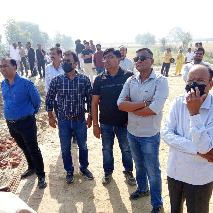 भारतीय टॉक न्यूज़ का असर: ग्रेटर नोएडा प्राधिकरण ने अच्छेजा में 8 करोड़ की अवैध जमीन पर चलाया बुलडोजर,4000 वर्ग मीटर जमीन हुई मुक्त।