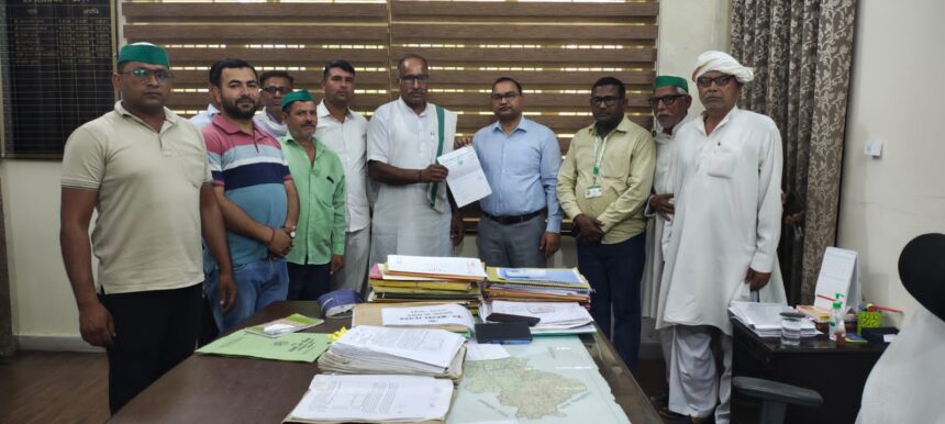 हापुड़ में खाद घोटाला: किसान यूनियन ने खाद्य अधिकारियों की जांच की मांग उठाई