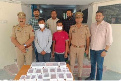 नोएडा: उद्योगपति के घर लाखों की चोरी, भरोसेमंद नौकर और ड्राइवर ही निकले मास्टरमाइंड, नकदी-जेवरात सहित गिरफ्तार