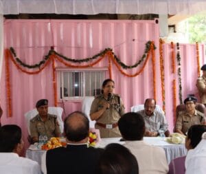 मिशन शक्ति 5.0: नोएडा में महिलाओं की सुरक्षा व त्वरित सहायता के लिए सीपी लक्ष्मी सिंह ने पिंक पुलिस बूथ का किया उद्घाटन
