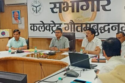 गौतमबुद्धनगर: फ्लैटों की रजिस्ट्री में बिल्डरों की मनमानी, डीएम ने 15 मई को बुलाई निर्णायक बैठक