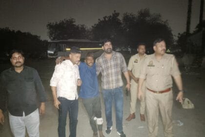 नोएडा पुलिस मुठभेड़: शातिर चोर गिरफ्तार, पैर में लगी गोली, 7 लाख के गहने बरामद